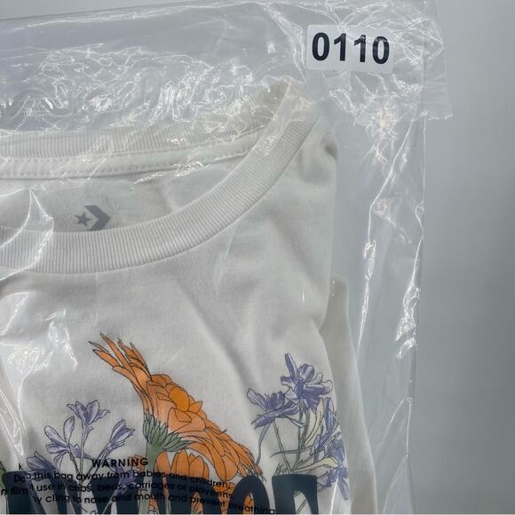 Converse Women’s Floral Graphic T-shirt Activewear Athleisure Workout XS - Picture 6 of 6